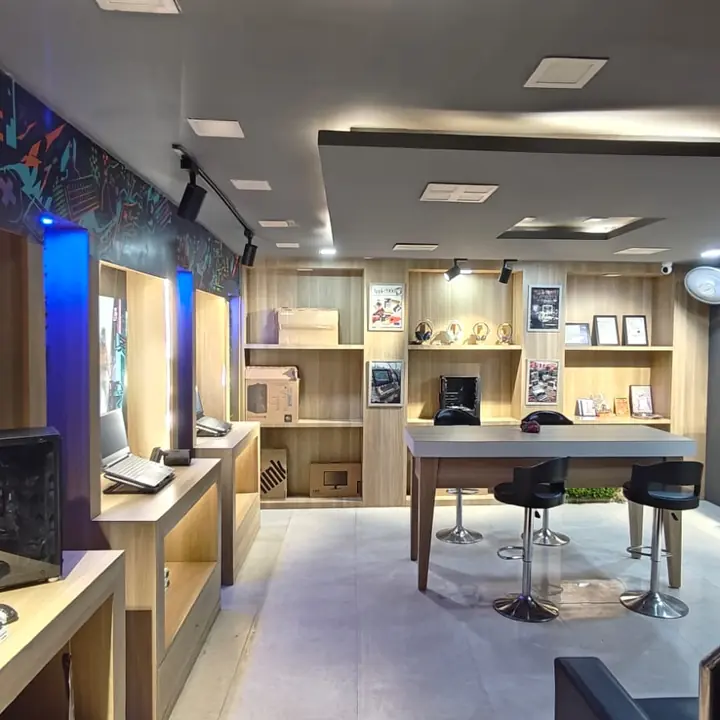 Arrow Abroad retail store delivered by 4Pz