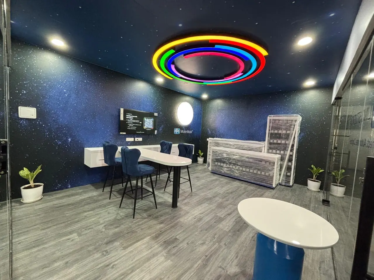 Custom feature lighting and consultation seating at PPG LINQ Bangalore