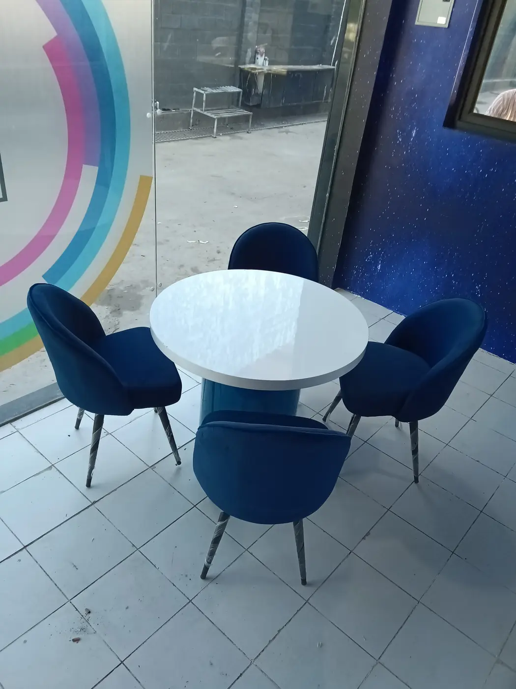 Consultation table and seating installed at PPG LINQ Srinagar